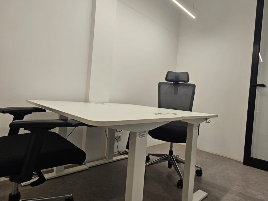 Private Desks